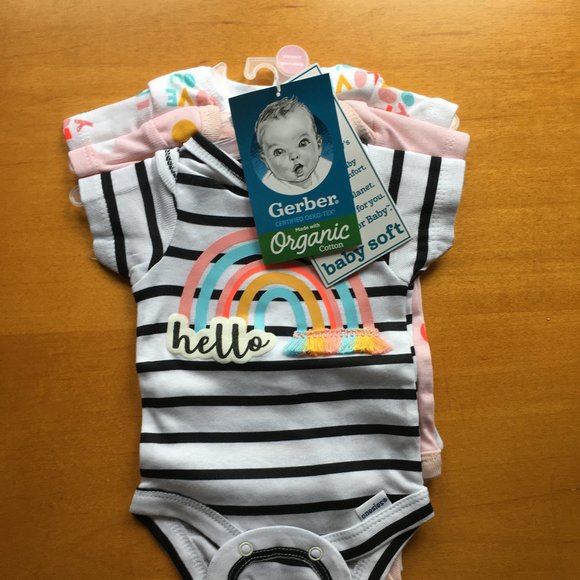 Gerber "Hello" Pink Onesies - PREEMIE - Picture 1 of 3